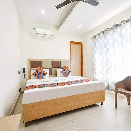 Fabescape Panchkula Motels Bagian luar foto