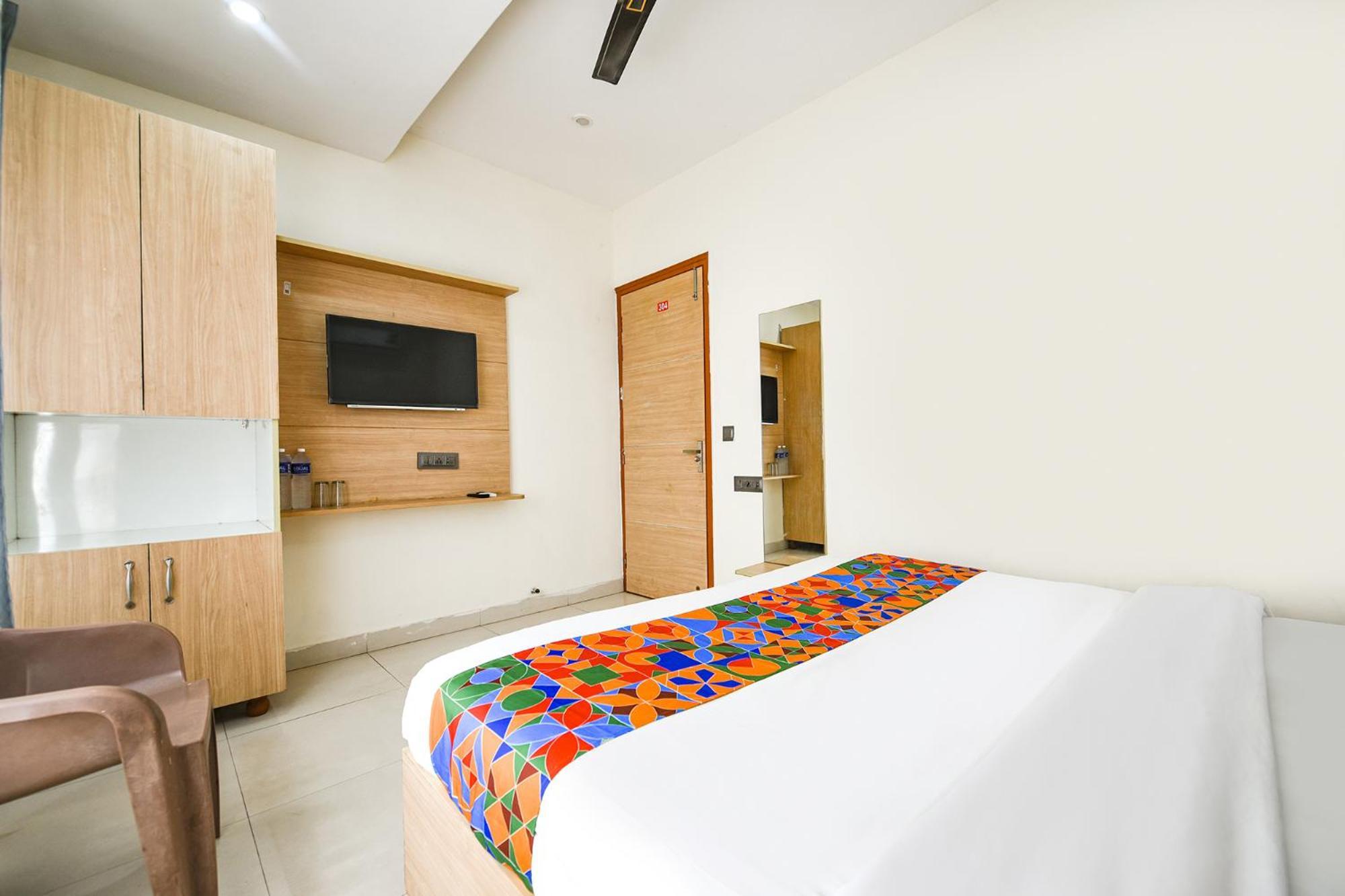 Fabescape Panchkula Motels Bagian luar foto