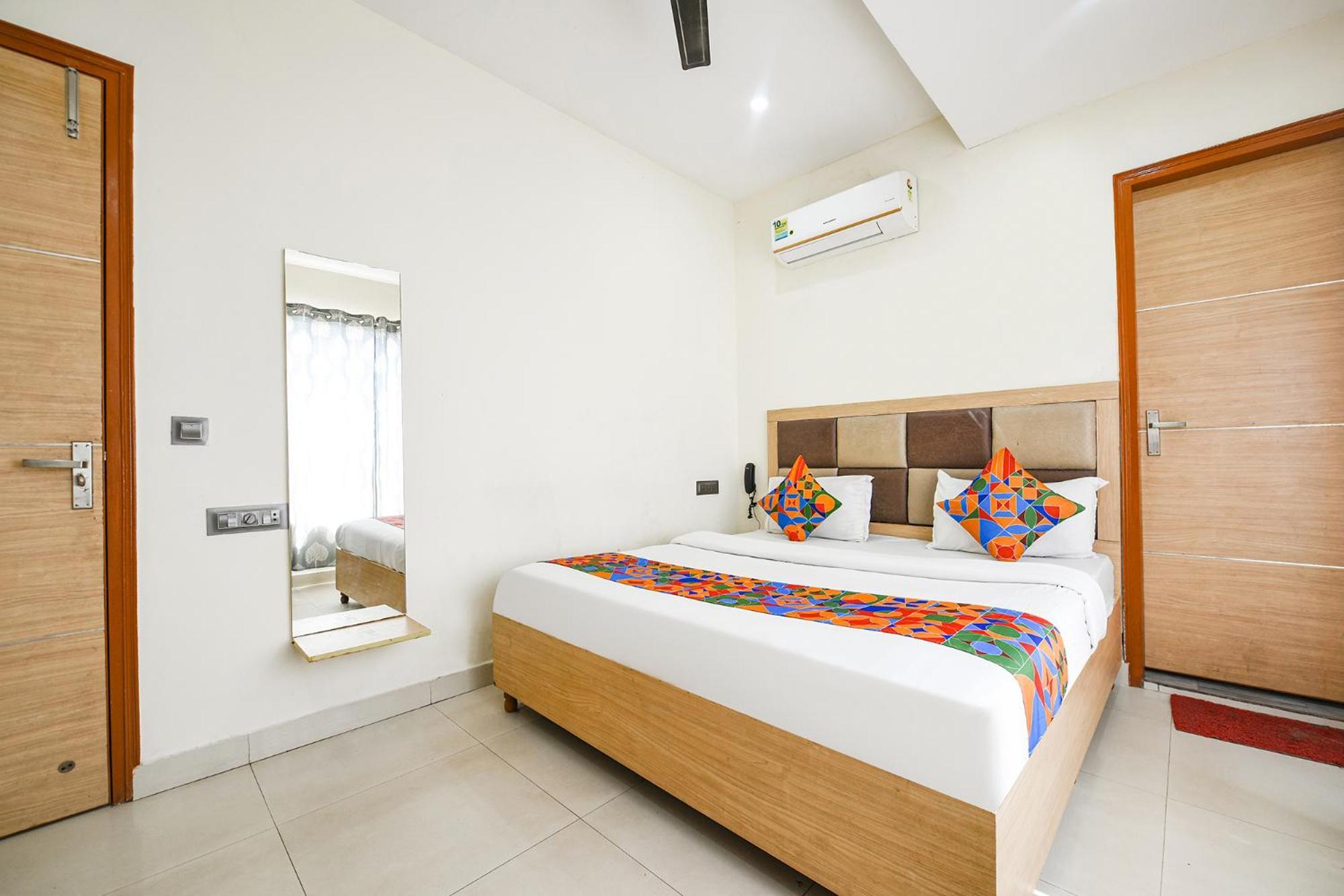 Fabescape Panchkula Motels Bagian luar foto
